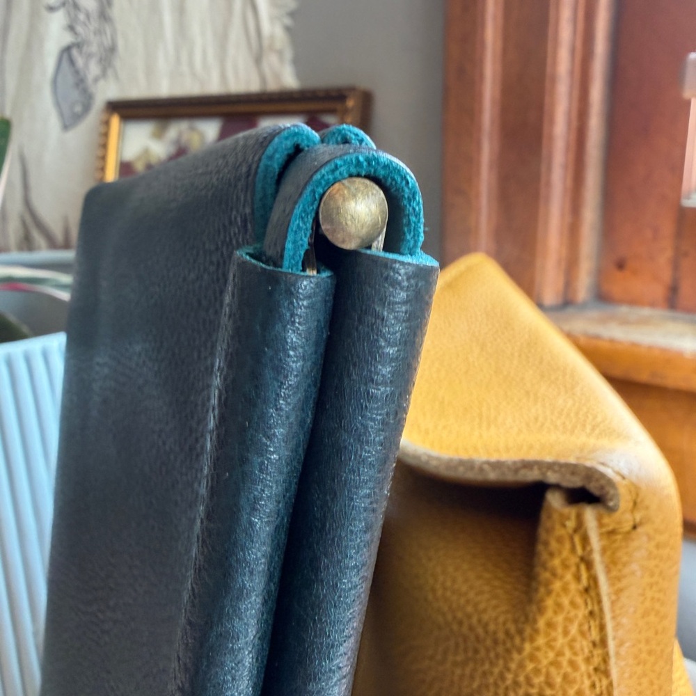 Portland Leather Famed Framed Pouch in Boreal with Suede Interior - Picture 4 of 6